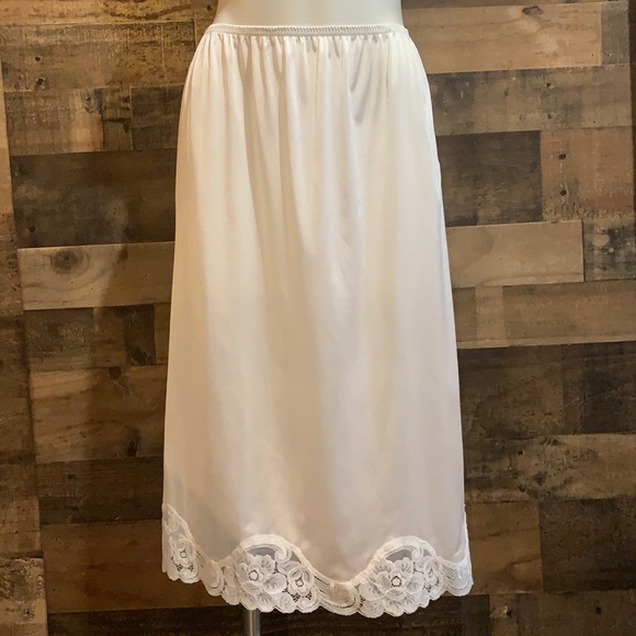 Vintage Vanity Fair White Lace Nylon Half Slip Med